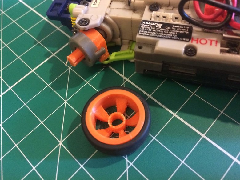 3D printed upright with cover and wheel